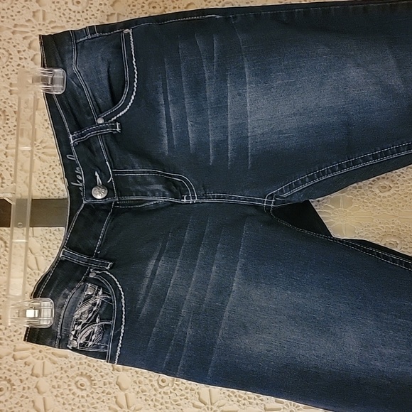 Woman's jeans - Picture 3 of 9